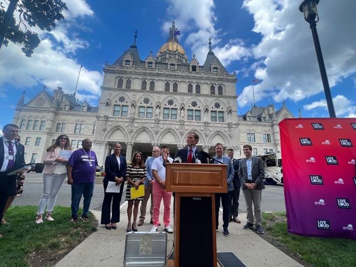 Blumenthal also joined the Department of Mental Health & Addiction Services (DMHAS) on International Overdose Awareness Day for a remembrance ceremony in honor of the lives lost to overdose in Connecticut. 